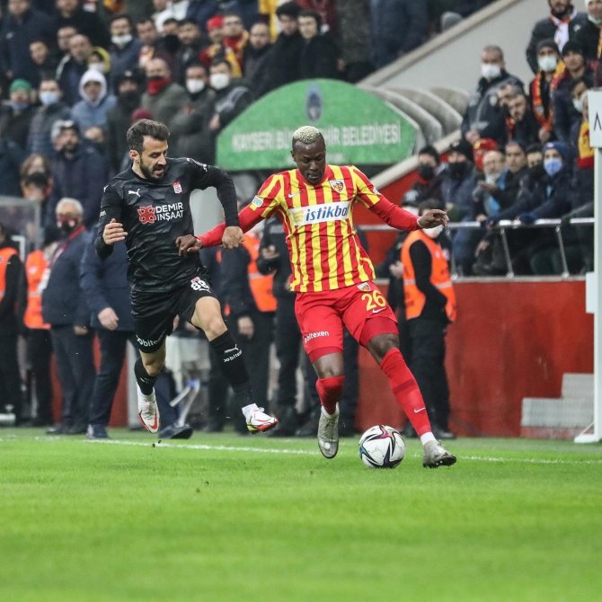 Mame Baba Thiam 9.golünü Attı