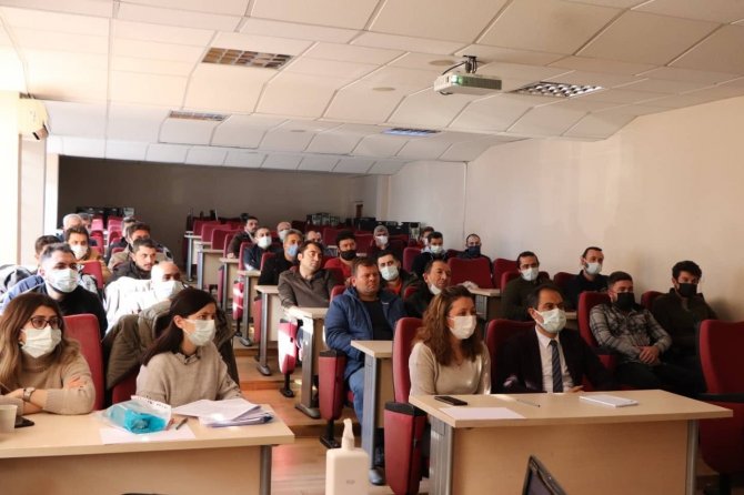 Acil Sağlık Hizmetleri Personeline, "Ambulans Kazalarının Önlenmesi Ve Kış Tedbirleri" Konulu Eğitim