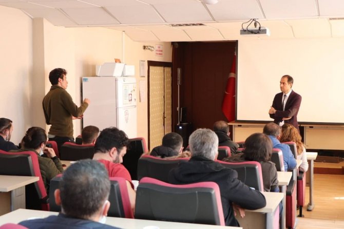 Acil Sağlık Hizmetleri Personeline, "Ambulans Kazalarının Önlenmesi Ve Kış Tedbirleri" Konulu Eğitim