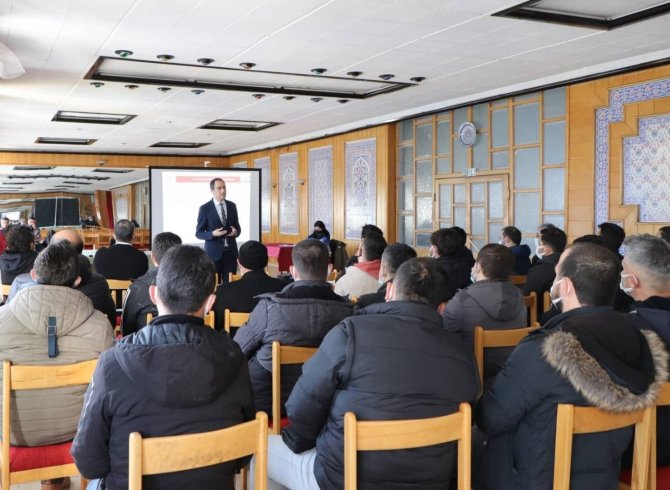 Acil Sağlık Hizmetleri Personeline, "Ambulans Kazalarının Önlenmesi Ve Kış Tedbirleri" Konulu Eğitim