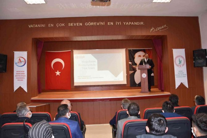 Alkü Rektörü Kalan, Liseli Öğrencilerle Bir Araya Geldi