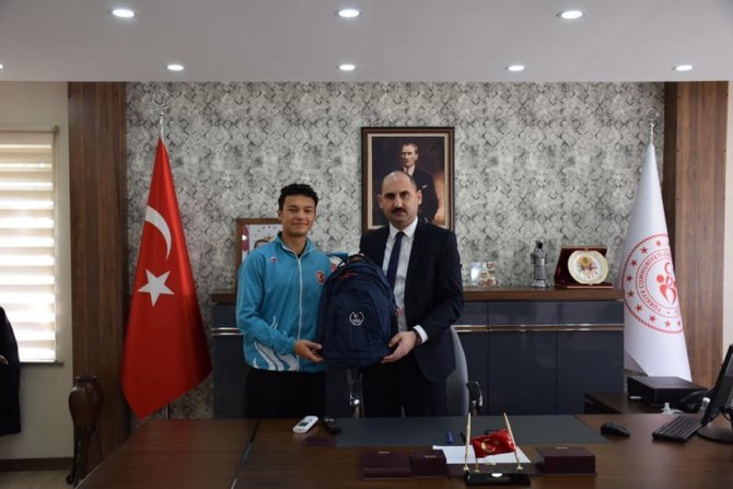 Bilecikli Milli Atlet Orçun Ünalan Kendi Rekorunu Kırdı