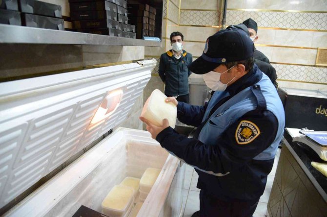 Diyarbakır’da Yılbaşı Öncesi 5 Ton Kırmızı Ve Beyaz Et Olmak Üzere 6 Ton Gıda Maddesine El Koyuldu