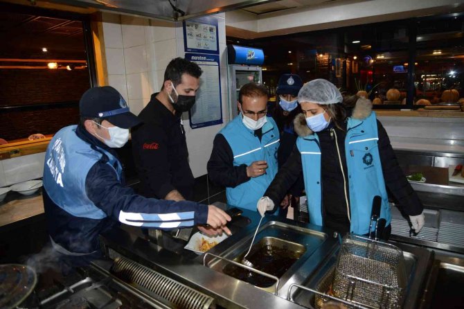 Diyarbakır’da Yılbaşı Öncesi 5 Ton Kırmızı Ve Beyaz Et Olmak Üzere 6 Ton Gıda Maddesine El Koyuldu