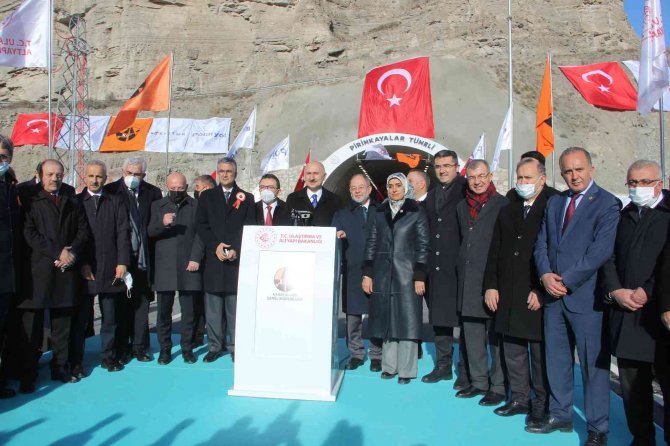 Pirinkayalar Tüneli Açıldı