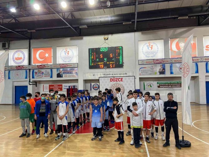 Basketbolda Şampiyon Toki̇ Mehmet Akif Ersoy Oldu