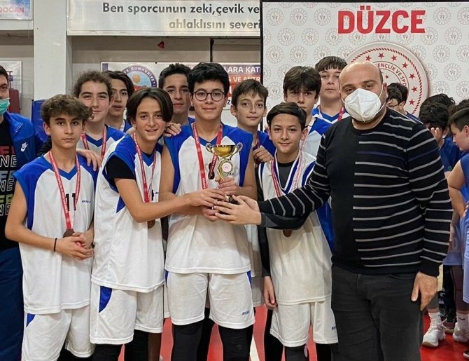 Basketbolda Şampiyon Toki̇ Mehmet Akif Ersoy Oldu