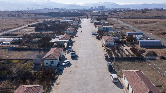 Başkan Gürkan İle Ak Partililer, Fidancılar Esnaflarını Ziyaret Etti