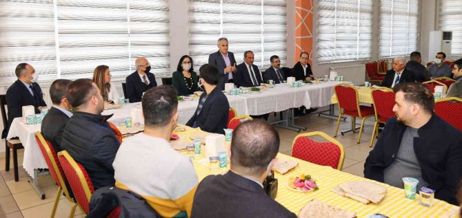 Üniversitede Yılın Personelleri Ödüllerini Aldı