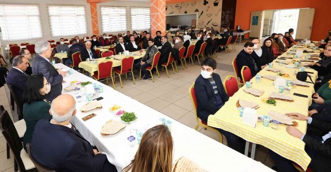 Üniversitede Yılın Personelleri Ödüllerini Aldı