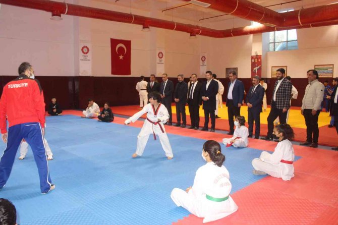 Adıyaman’da 74 Spor Kulübüne Yardım