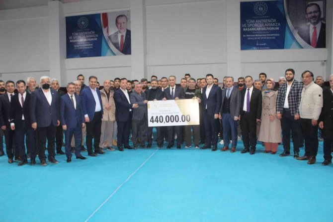 Adıyaman’da 74 Spor Kulübüne Yardım