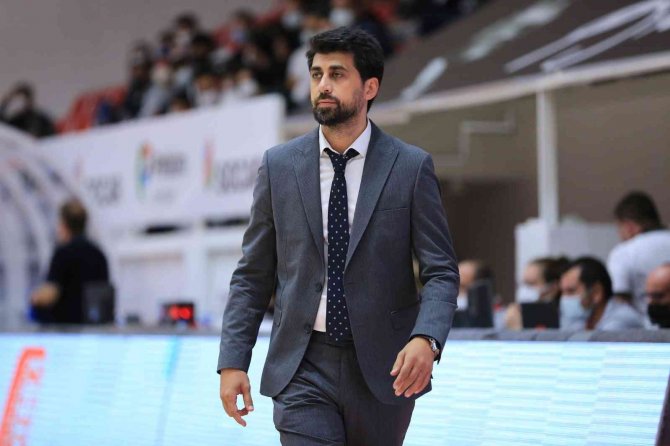Aliağa Petkimspor, Başantrenör Can Sevim İle Yollarını Ayırdı