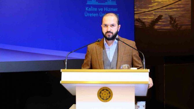 Dr. Öğr. Üyesi Sefa Çakır, “Akif Yalnızlaştırılmış Bir Adamdır”