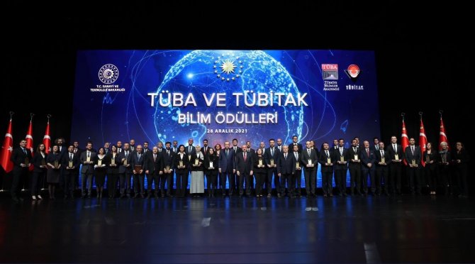 Rektör Karacoşkun, Tüba Ve Tübi̇tak Bilim Ödülleri Törenine Katıldı