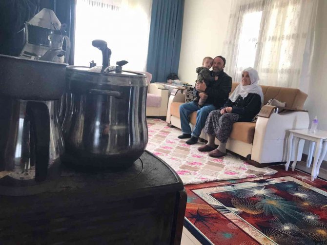 Deprem Konutlarında Vatandaşların Yüzü Gülüyor