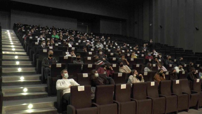 Prof. Dr. Karaboğa’dan Öğrencilere Nasihat: "En İyi Olmak İçin Çalışmak, Kapalı Gibi Görünen Kapıların Hepsini Açıyor”