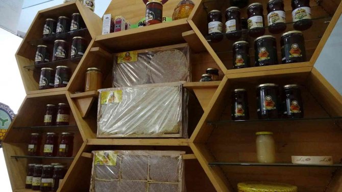 Çiftçi: “Bu Sezon Arıcılarımız İçin Çok Sıkıntılı Geçti”