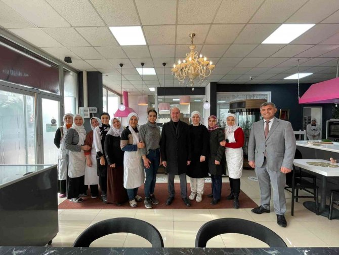 Başkan Pekyatırmacı Kılınçarslan Esnafı İle Bir Araya Geldi