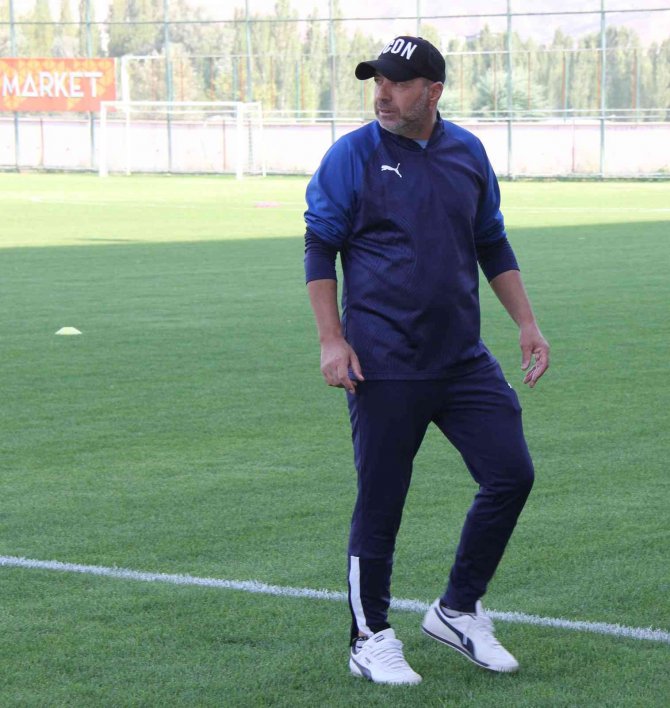 Sivas Belediyespor’da Özer Karadaş İle Yollar Ayrıldı!