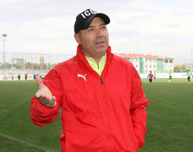 Sivas Belediyespor’da Özer Karadaş İle Yollar Ayrıldı!