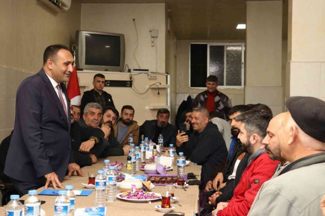 Başkan Yılmaz, Her Gün Vatandaşlarla Buluşuyor