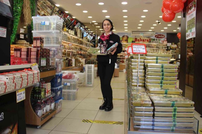 Yeniyılda Kuruyemiş Geleneği Devam Ediyor