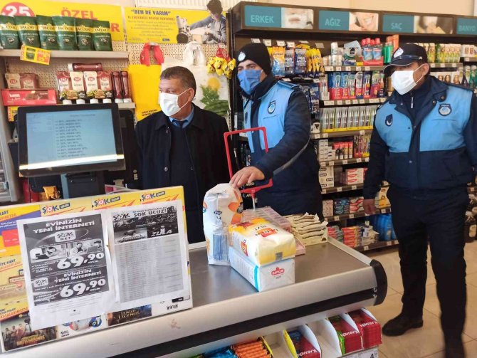 Van’ın Çaldıran Belediyesi Marketlere Yönelik Fiyat Denetimi Yaptı