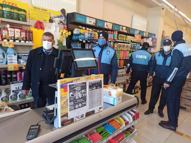 Van’ın Çaldıran Belediyesi Marketlere Yönelik Fiyat Denetimi Yaptı