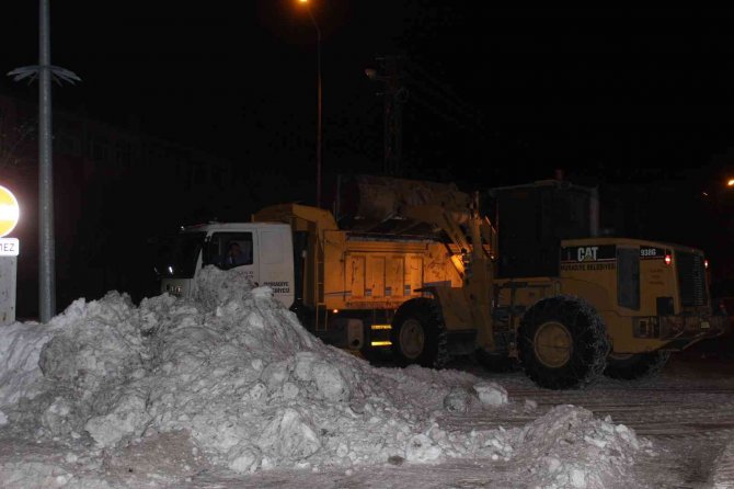 Muradiye’de Kar Temizleme Çalışmaları