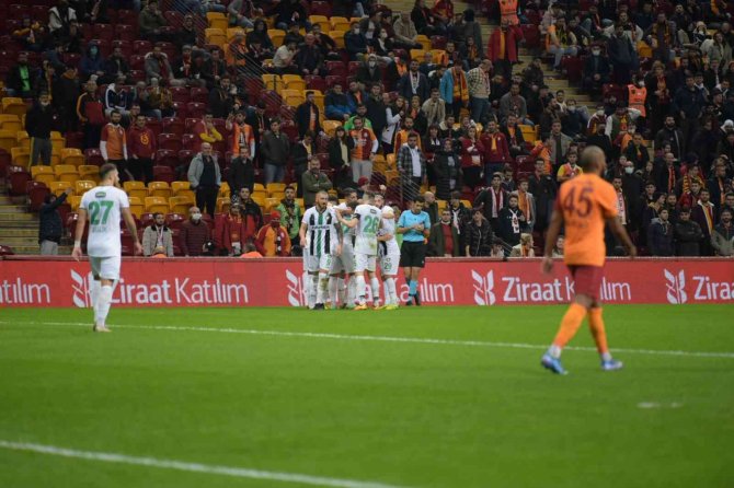 Galatasaray’ı Kupada Saf Dışı Bırakan Denizlispor 4 Gün İzne Ayrıldı