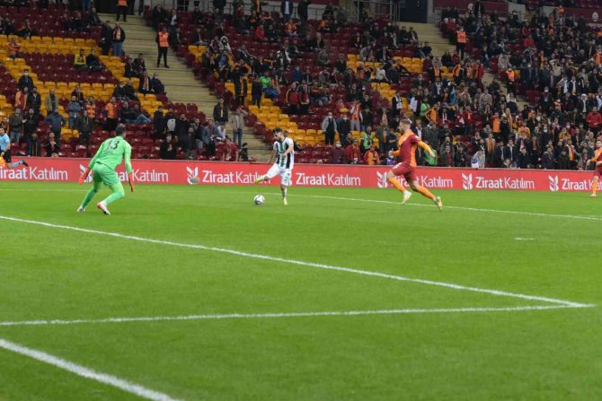Galatasaray’ı Kupada Saf Dışı Bırakan Denizlispor 4 Gün İzne Ayrıldı