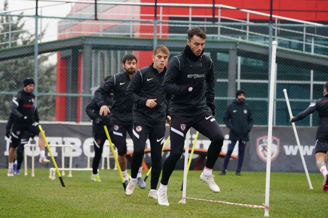 Gaziantep Fk, Bursaspor Karşısında İlk Galibiyetini Arıyor