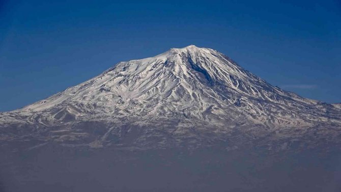 Ağrı Dağı İhtişamıyla Göz Kamaştırıyor