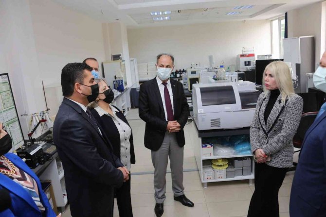 Rektör Özkan, Ziraat Fakültesi Merkez Laboratuvarı’nın Açılışını Yaptı