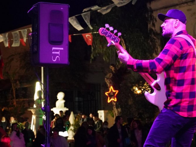 Çeşme Yılbaşında Da Tatilcilerin Gözdesi: Oteller Yüzde 100 Doldu