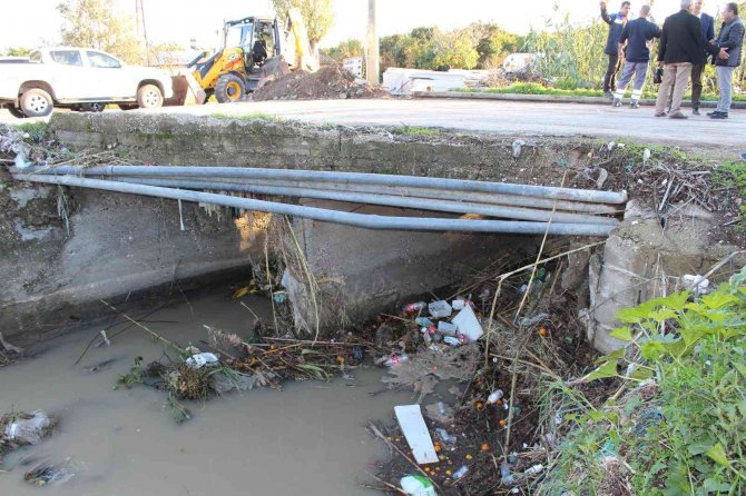 Kumluca Hacıveliler Köprüsü’nde Yenileme Çalışması