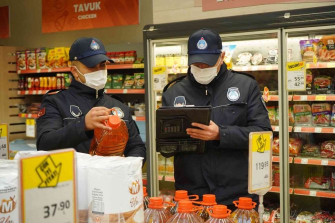 Ayvalık’ta Zabıta Ekipleri, Fahiş Fiyatla Satış Yapanlara Göz Açtırmıyor