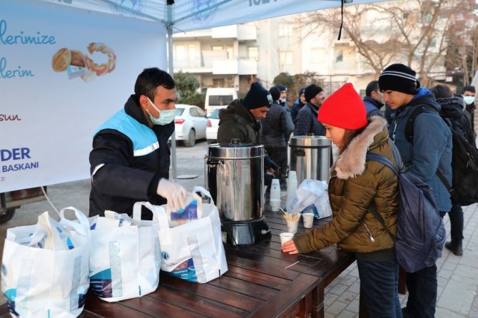 Öğrencilere Sınav Öncesi Kahvaltı İkramı