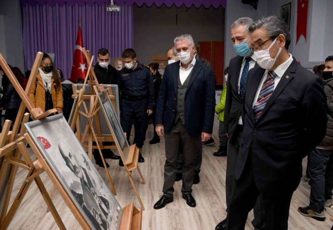 Çizgimiz Mehmet Akif Ersoy Resim Sergisi Açıldı