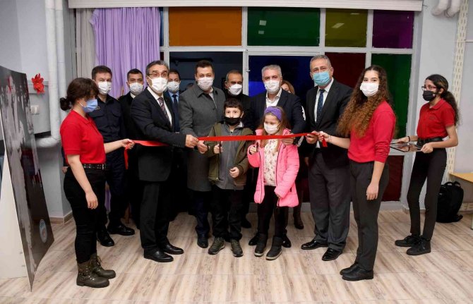 Çizgimiz Mehmet Akif Ersoy Resim Sergisi Açıldı