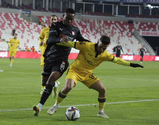 Leke James Gol Sayısını 4’e Çıkardı