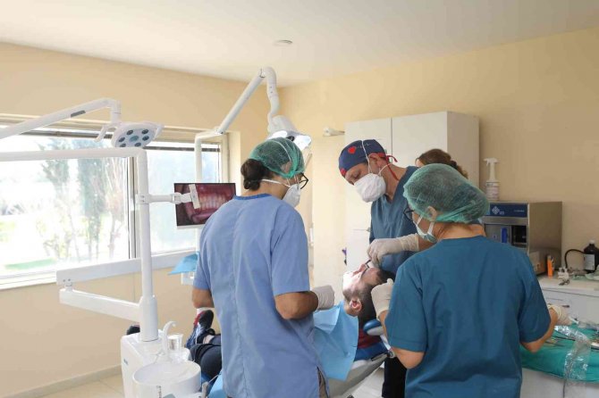 Diş Tedavisinde Başarıyı Yüzde 100’e Yaklaştıran Uygulama
