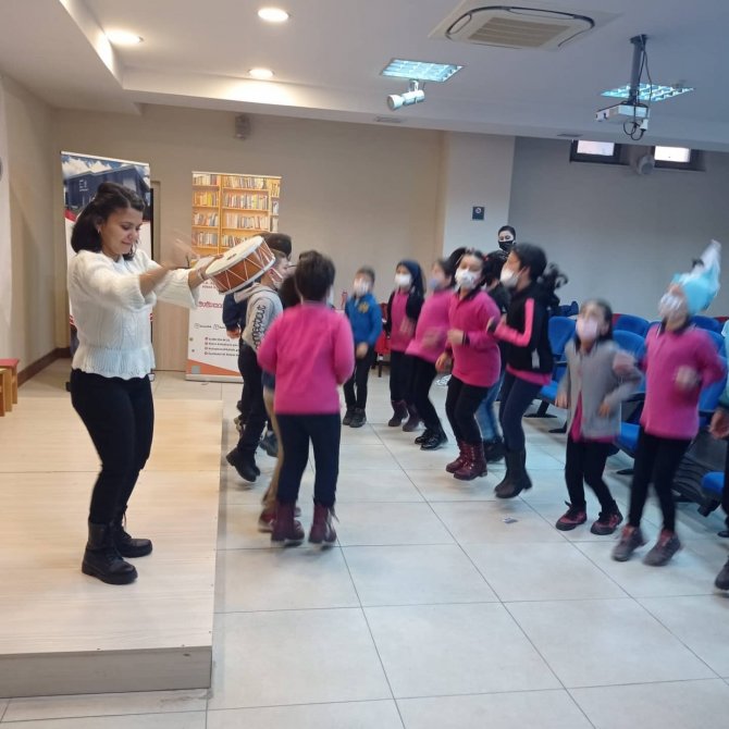 Öğrencilere Oyun Ve Müziklerle Ritim Yaptı