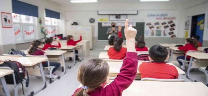 Eğitim Bir Sen Antalya Şube Başkanı Miran: “Öğrenci Başına Harcamamız 4 Bin 707 Dolar”