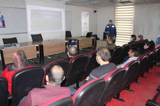 Erzincan Gençlik Merkezi Personeline Afet Bilinci Eğitimi Verildi