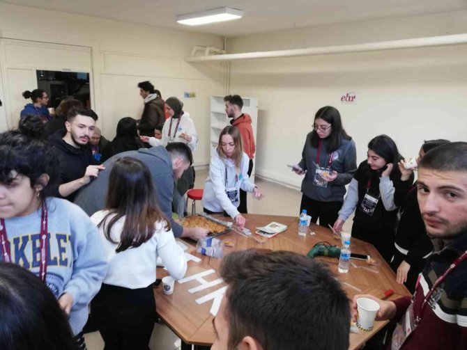 Eskişehir’den Gelen Üniversite Öğrencileri, Daday’da Kütüphane Oluşturuyor