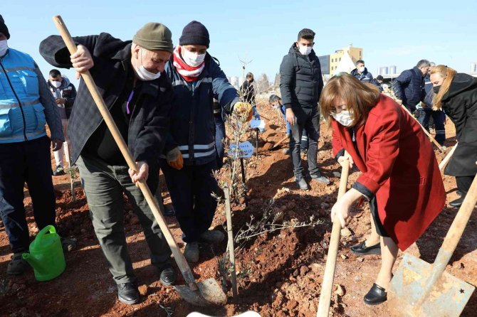 Yeşil Şehirler Huzurlu Nesiller Projesinin 23. Durağı Aydınlar Mahallesi Oldu