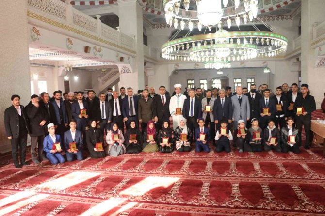 Yüksekova’da ‘Kur’an-ı Kerim’i Güzel Okuma, Ezan Ve Hutbe Yarışması’ Finali