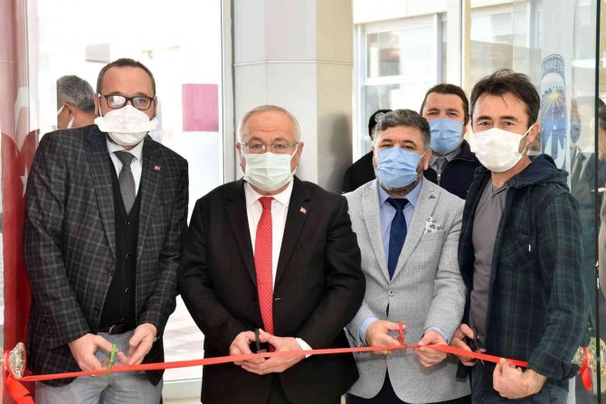 Kmü’de ’Göç’ Temalı Sergi Sanatseverlerle Buluştu
